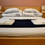 777 Apartaments
